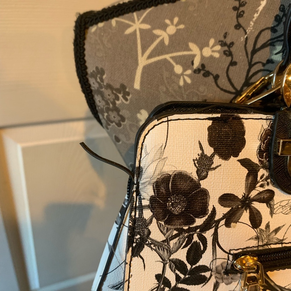Floral Black and White Women's Bag - Picture 6 of 8